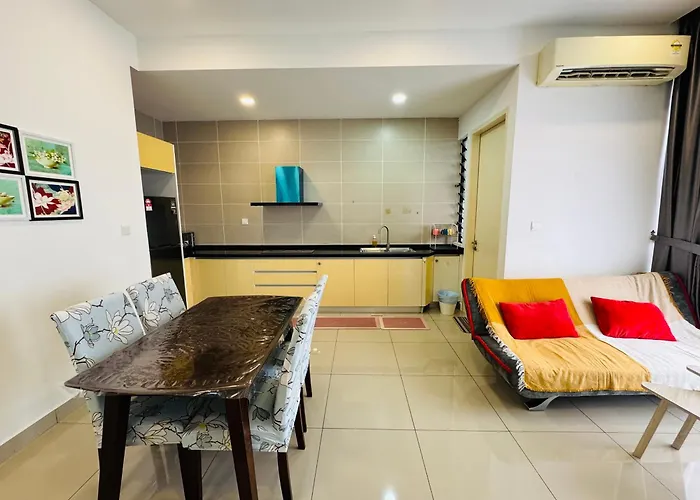 Walk To Legoland, D\'Pristine Medini