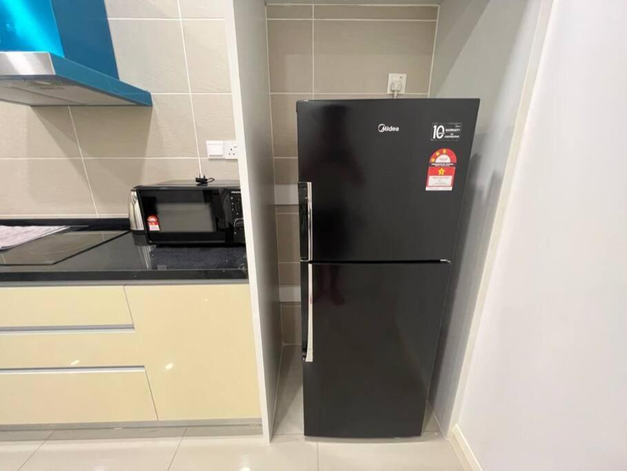 Apartment Walk To Legoland, D'pristine Medini