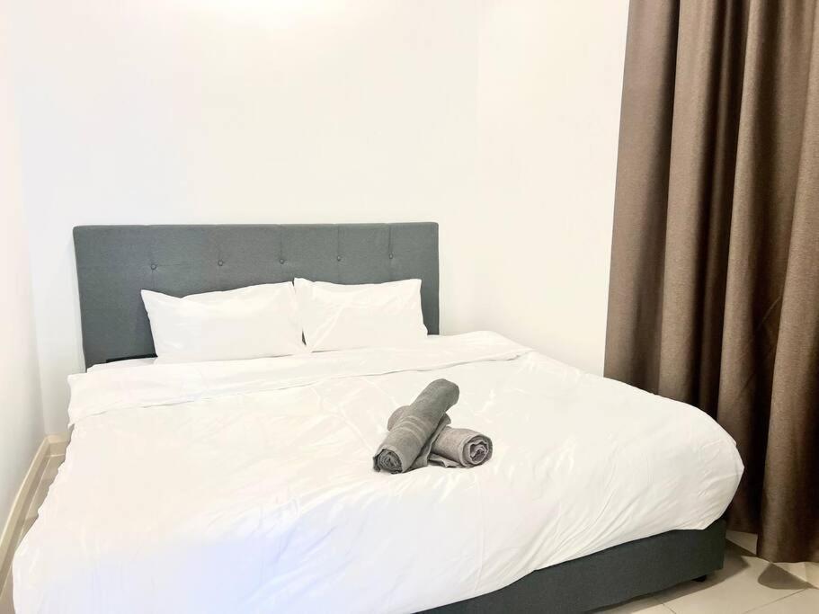 Apartment Walk To Legoland, D'pristine Medini *