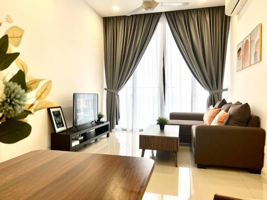 Walk To Legoland, D'pristine Medini Apartment *