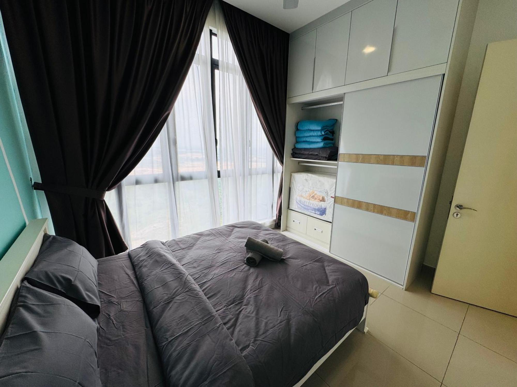 Walk To Legoland, D'pristine Medini Apartment