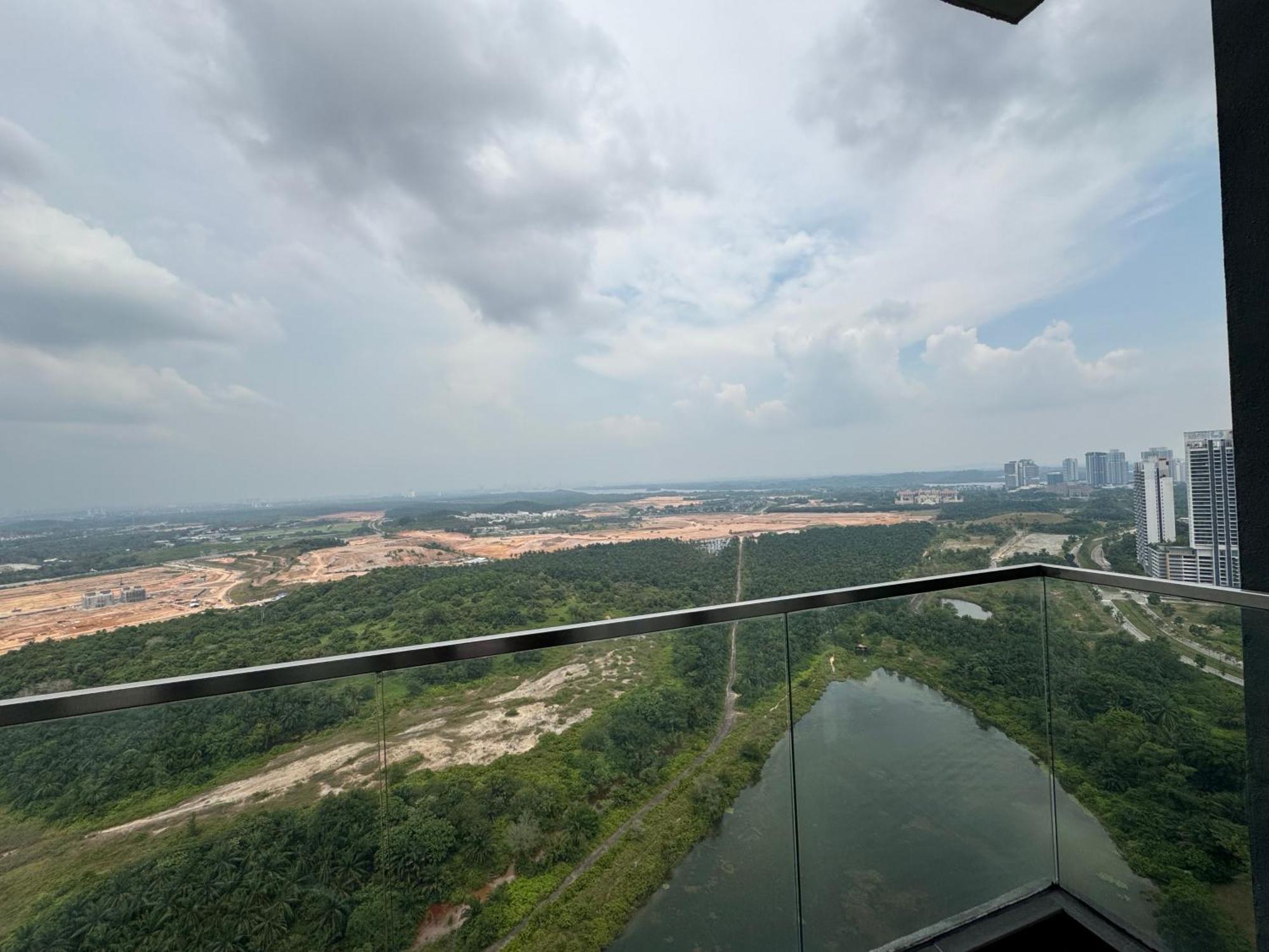 Walk To Legoland, D'pristine Medini Apartment *