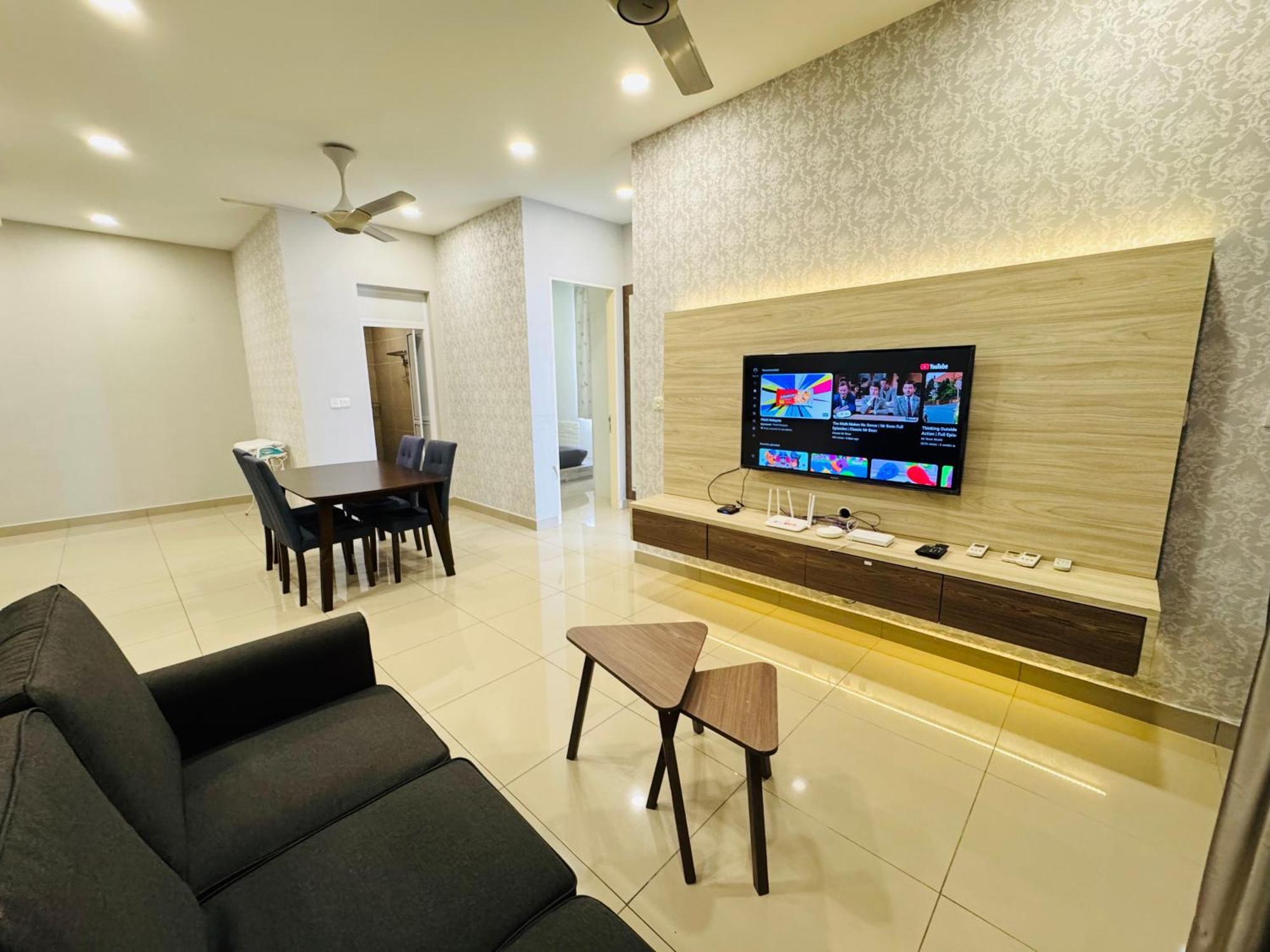 Walk To Legoland, D'pristine Medini Apartment *
