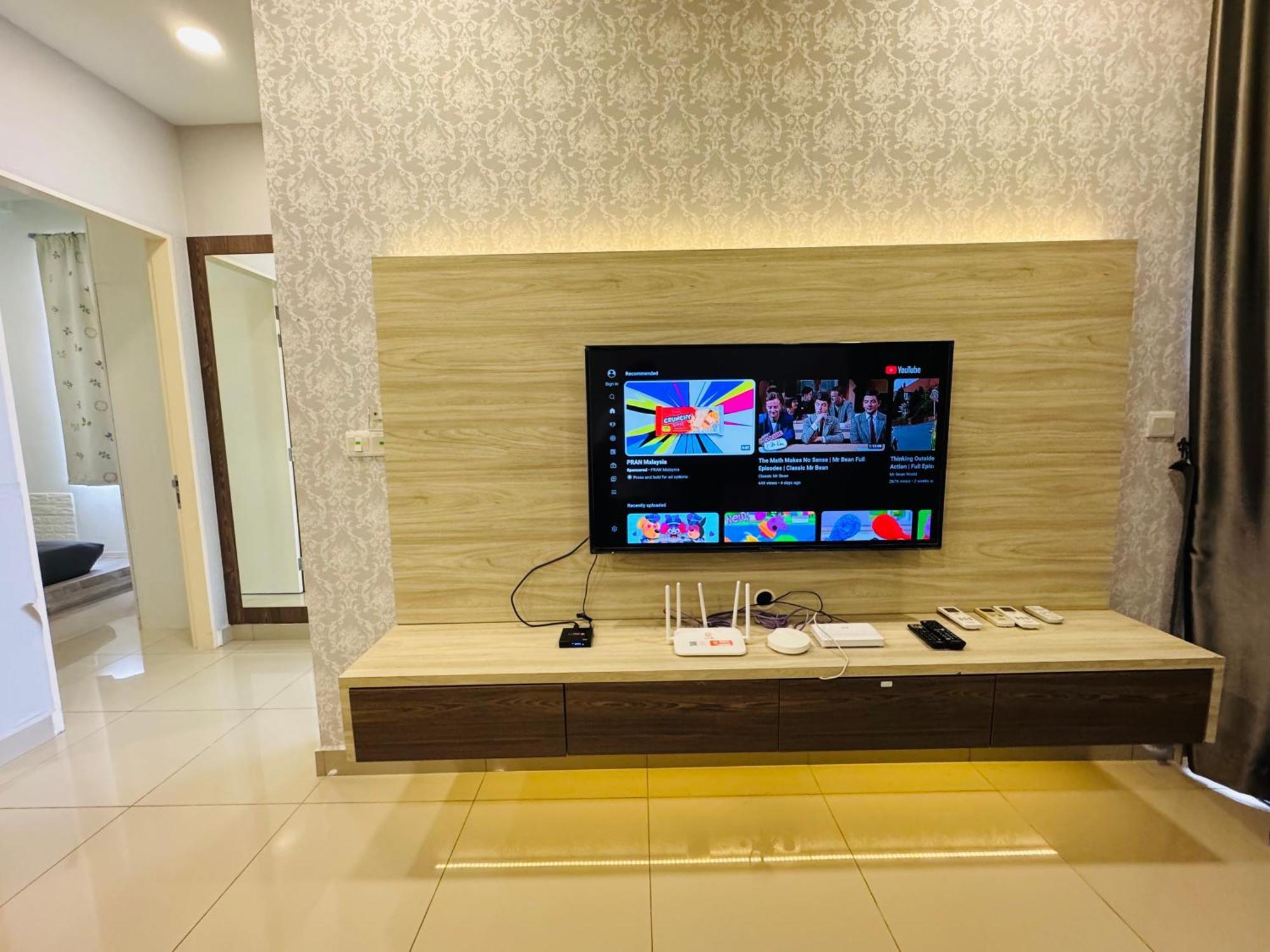 Apartment Walk To Legoland, D'pristine Medini *